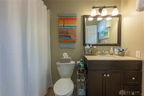 Bath - 2715 Rockford Dr, Springfield, OH 45503 photo 3 of 3