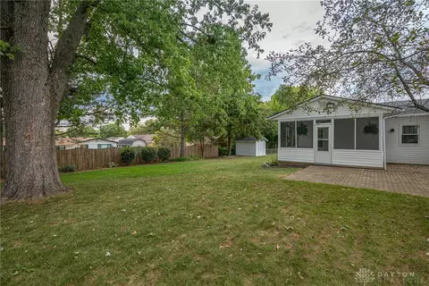 Exterior - 2715 Rockford Dr, Springfield, OH 45503 photo 6 of 10