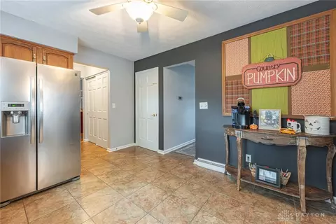 Entry Way - 2715 Rockford Dr, Springfield, OH 45503 photo 1 of 2