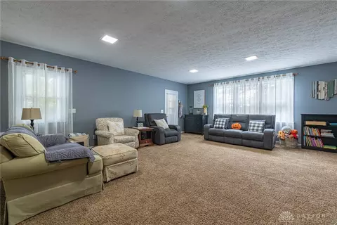 Living - 2715 Rockford Dr, Springfield, OH 45503 photo 4 of 6