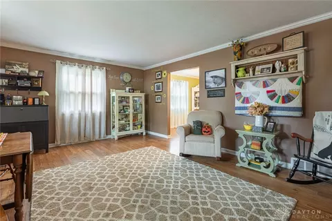 Living - 2715 Rockford Dr, Springfield, OH 45503 photo 3 of 6