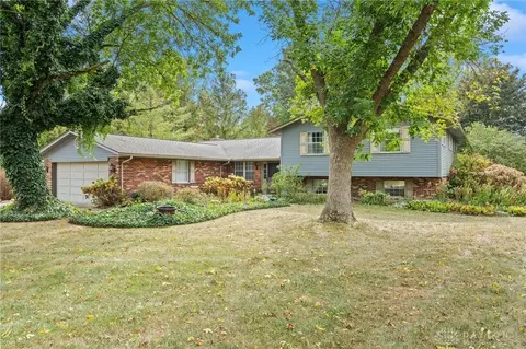 1785 Valley Brook Pl, Centerville, OH 45459
