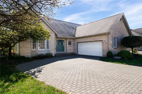 2741 Terraceview Cir, Beavercreek, OH 45431