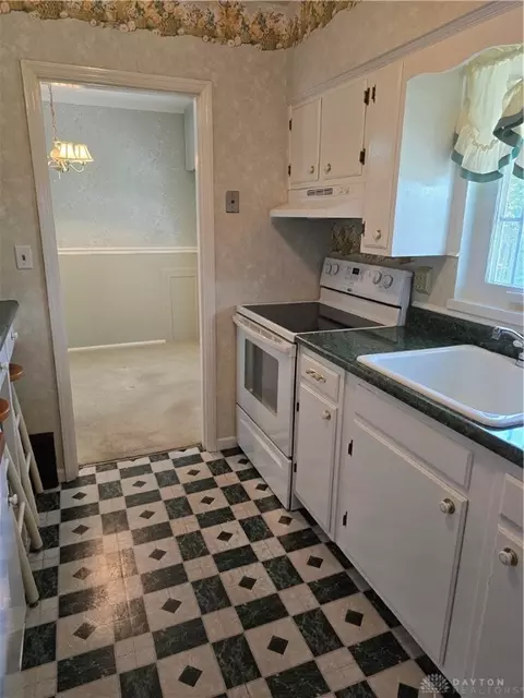 Kitchen - 3657 Shroyer Rd, Kettering, OH 45429 photo 2 of 2
