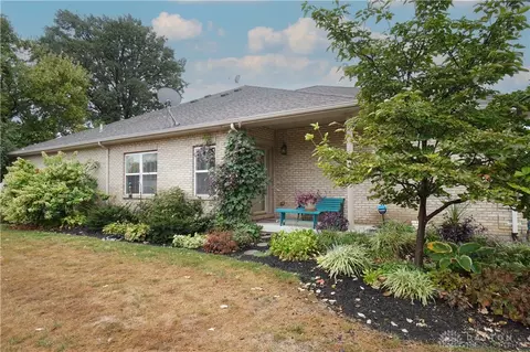 381 Lauryn Meadows Ct, Fairfield, OH 45014
