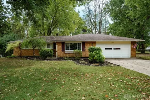 3025 Stardust Dr, Dayton, OH 45432