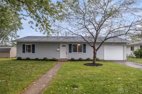 96 Poe Ln, Xenia, OH 45385