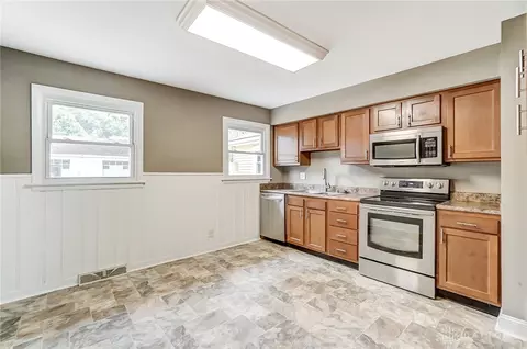 1273 Central Park Ave, Kettering, OH 45409 photo 8