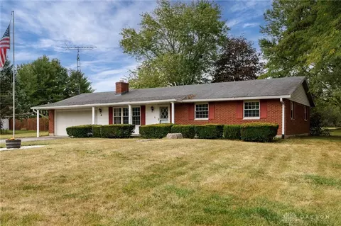 2411 S Tecumseh Rd, Springfield, OH 45502