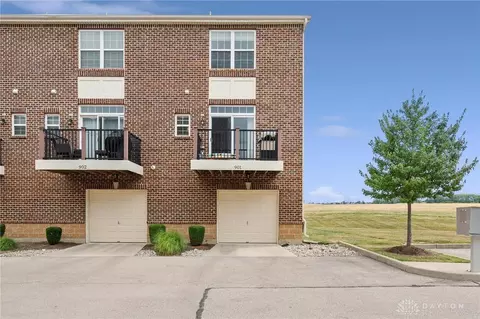 901 Brownstone Row, Springboro, OH 45066 photo 2