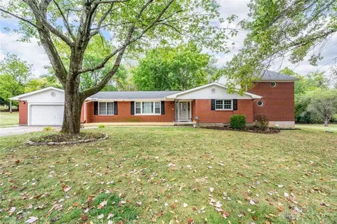 2879 Vickie Dr, Dayton, OH 45434