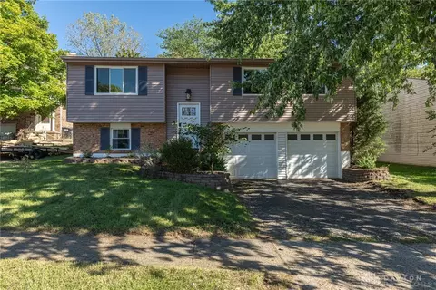 3056 Dorf Dr, Moraine, OH 45439