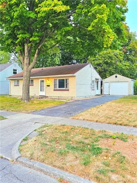 2028 Colton Dr, Dayton, OH 45420