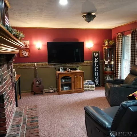 Living - 105 Parrish Dr, Gratis, OH 45330 photo 2 of 2