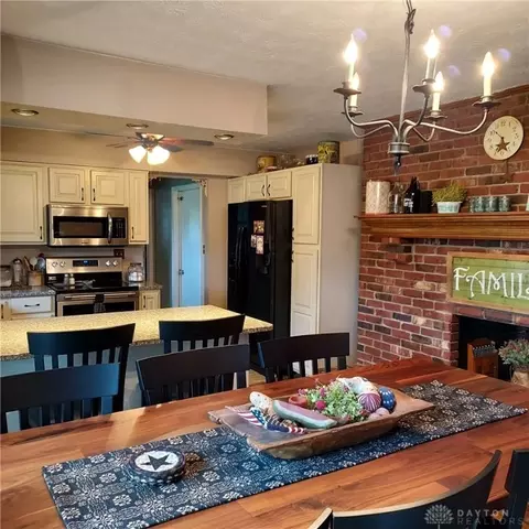 Kitchen - 105 Parrish Dr, Gratis, OH 45330 photo 2 of 3