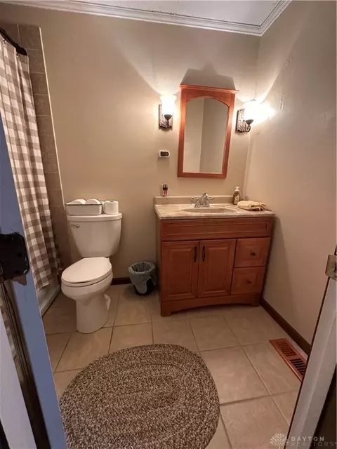 Bath - 105 Parrish Dr, Gratis, OH 45330 photo 2 of 3