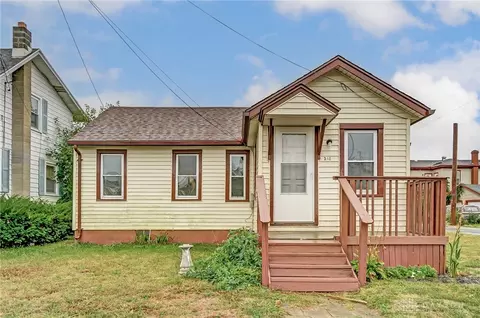 316 Spruce Dr, Fairborn, OH 45324