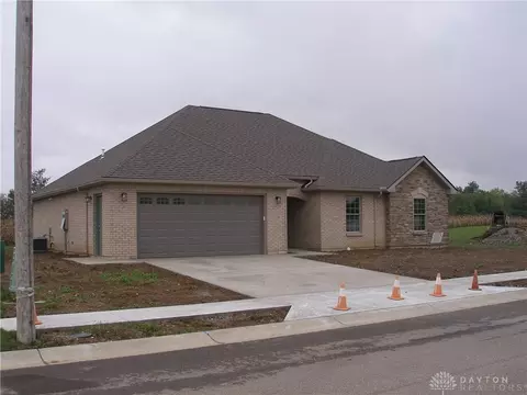 228 Goldenrod Dr, Eaton, OH 45320