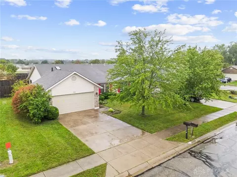 102 Warner Dr, Englewood, OH 45322