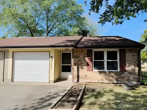 8299 Briar Ridge Ct, Huber Heights, OH 45424