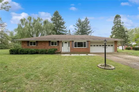 2706 Hallmark Ln, Centerville, OH 45440