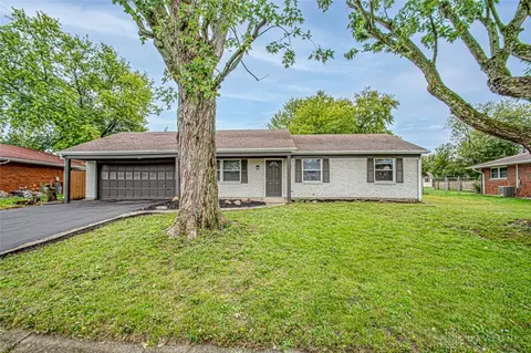 421 Redbud Ln, Xenia, OH 45385