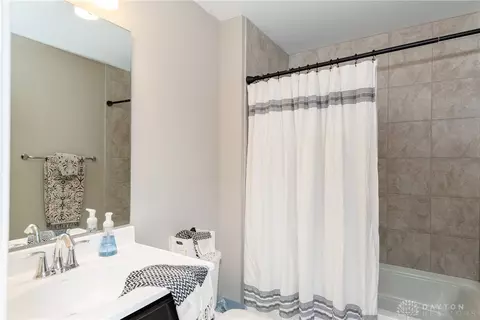 Bath - 5849 Spinney Ct, Springboro, OH 45066 photo 5 of 6