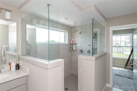 Bath - 5849 Spinney Ct, Springboro, OH 45066 photo 3 of 6
