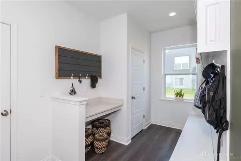 Entry Way - 5849 Spinney Ct, Springboro, OH 45066 photo 7 of 11