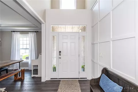 Entry Way - 5849 Spinney Ct, Springboro, OH 45066 photo 2 of 11