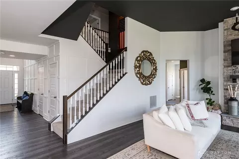 Entry Way - 5849 Spinney Ct, Springboro, OH 45066 photo 6 of 11