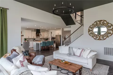 Living - 5849 Spinney Ct, Springboro, OH 45066 photo 5 of 7