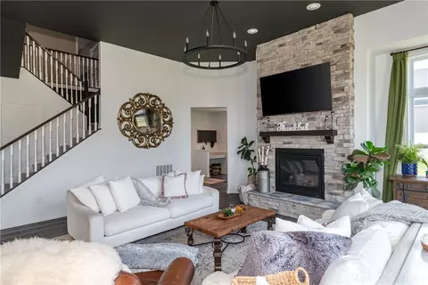 Living - 5849 Spinney Ct, Springboro, OH 45066 photo 6 of 7