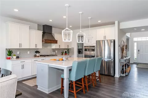 Kitchen - 5849 Spinney Ct, Springboro, OH 45066 photo 2 of 6
