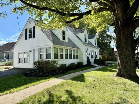 3910 Delaine Ave, Dayton, OH 45429 photo 2