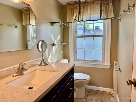 3910 Delaine Ave, Dayton, OH 45429 photo 17