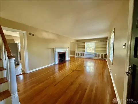 3910 Delaine Ave, Dayton, OH 45429 photo 3
