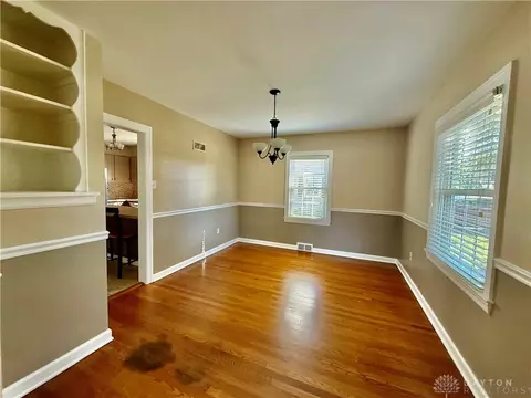 3910 Delaine Ave, Dayton, OH 45429 photo 7