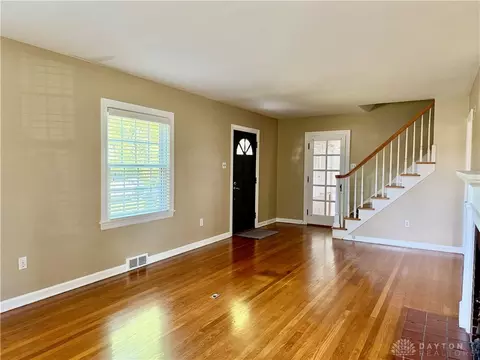 3910 Delaine Ave, Dayton, OH 45429 photo 5
