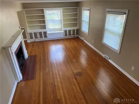 3910 Delaine Ave, Dayton, OH 45429 photo 6