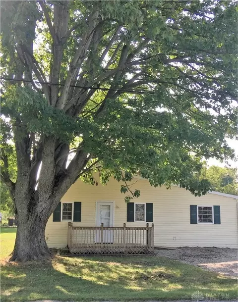 193 Quaker Trace Rd, West Alexandria, OH 45381