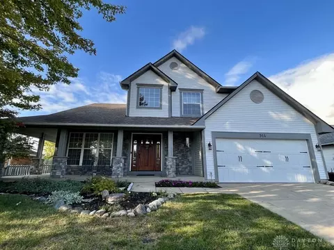 914 Sunset Dr, Englewood, OH 45322