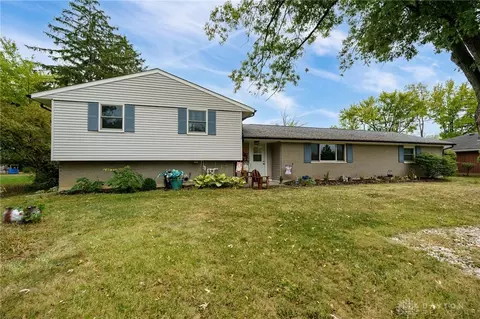 6220 Garber Rd, Dayton, OH 45415