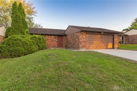 9586 Arboridge Ln, Miamisburg, OH 45342