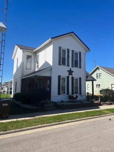 136 N Main St, New Madison, OH 45346