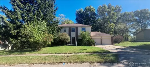 1866 Southlawn Dr, Fairborn, OH 45324