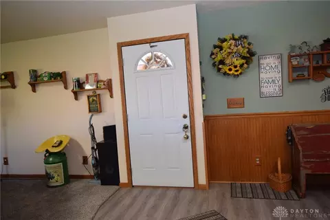 1684 W Sparrow Rd, Springfield, OH 45502 photo 2
