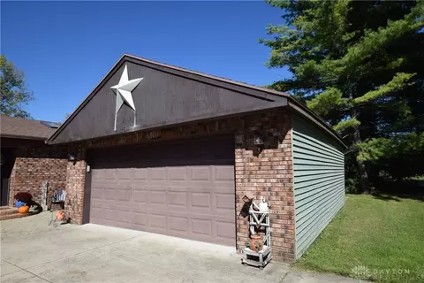 1684 W Sparrow Rd, Springfield, OH 45502 photo 22