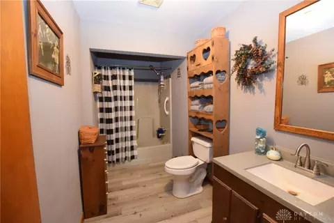 1684 W Sparrow Rd, Springfield, OH 45502 photo 12