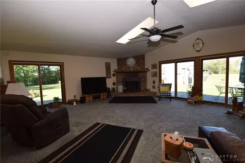 1684 W Sparrow Rd, Springfield, OH 45502 photo 3